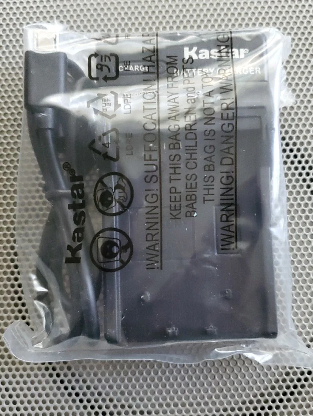 Slim Charger for Camera & Camcorder Battery